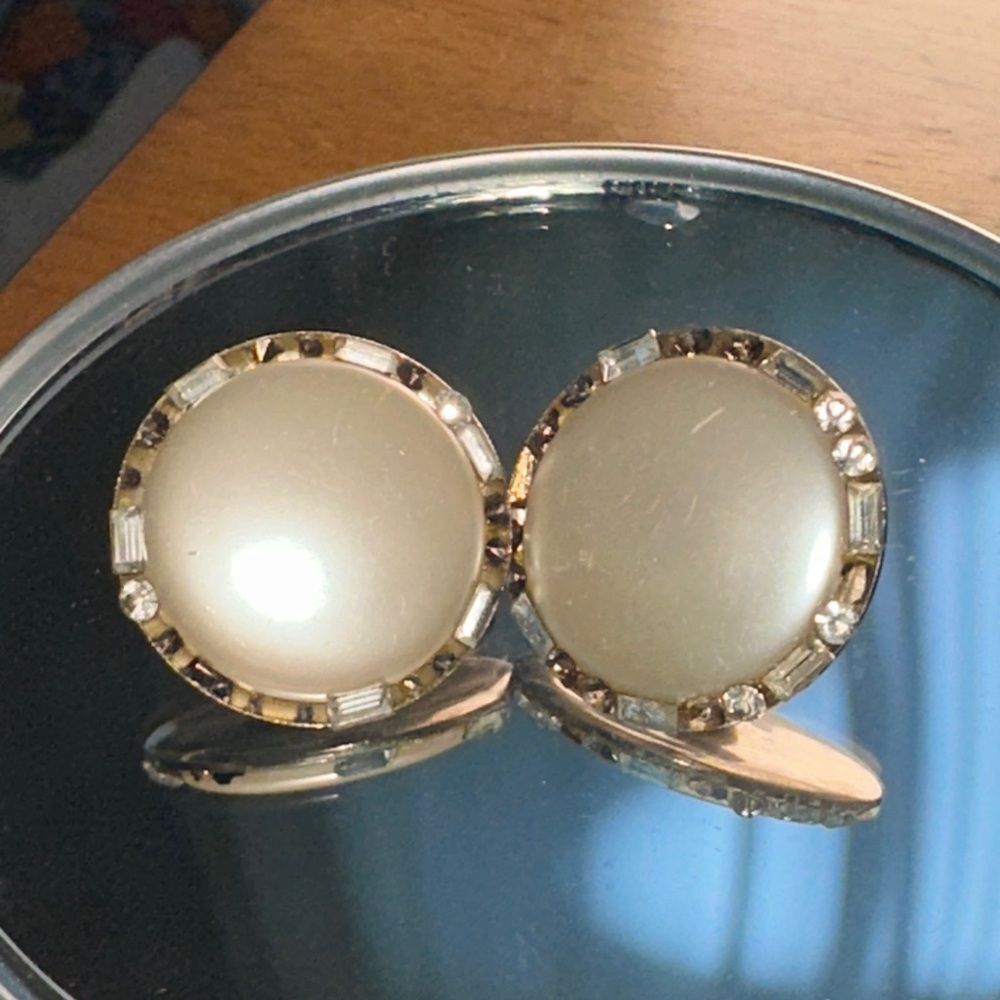 Vintage Coro Faux Pearl Disc Clip‎ On Earrings surrounded by Rhinestones
